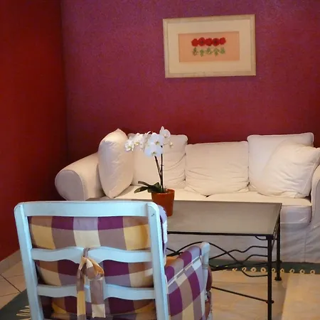 Western Le Relais De &