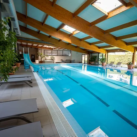 Western Le Relais De &