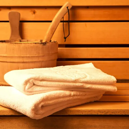 Western Le Relais De & 3* 라귀올르