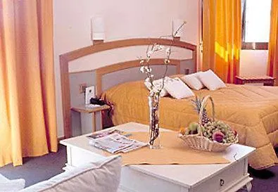 Western Le Relais De &