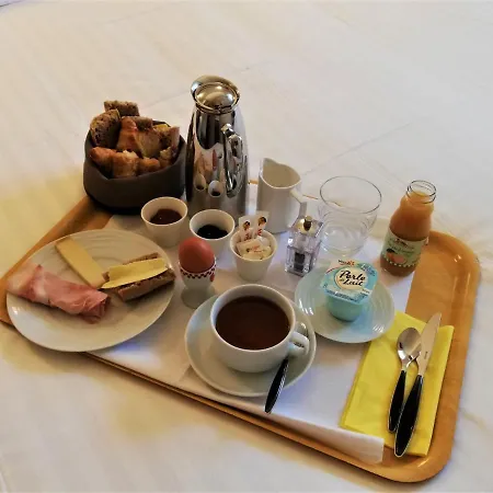 Western Le Relais De & لاغيول